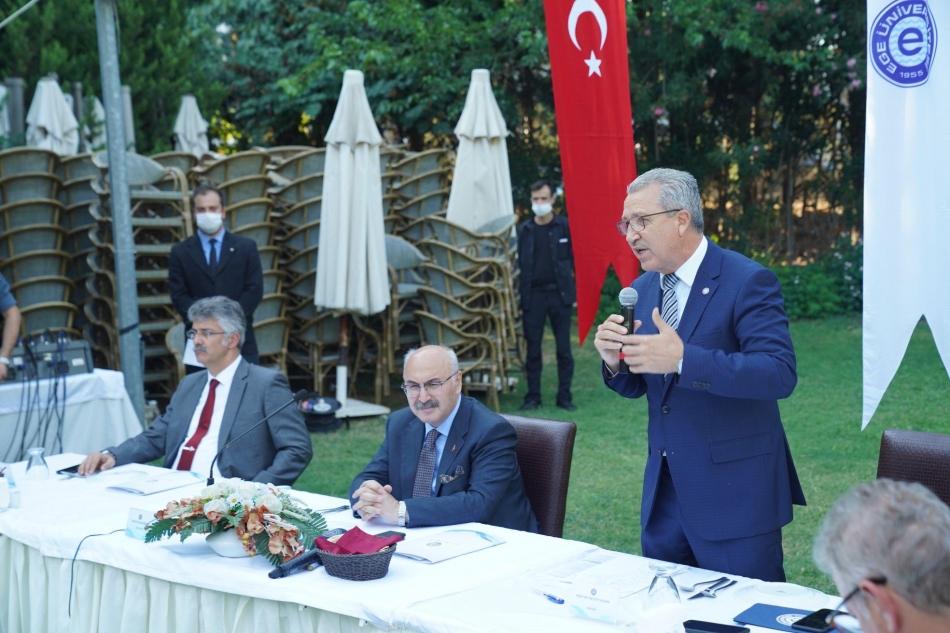 2020/07/1595358608_++++ege-_i̇zmir’in_kanaat_önderleri_ege_üniversitesinde_buluştu_(1).jpg