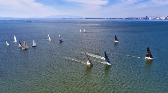 İzmir Körfezi'nde Yelken Festivali