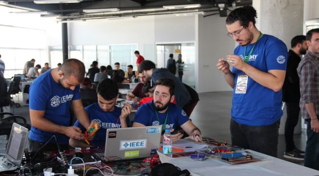 IZTECH RoboLeague'de Projeler Yarıştı