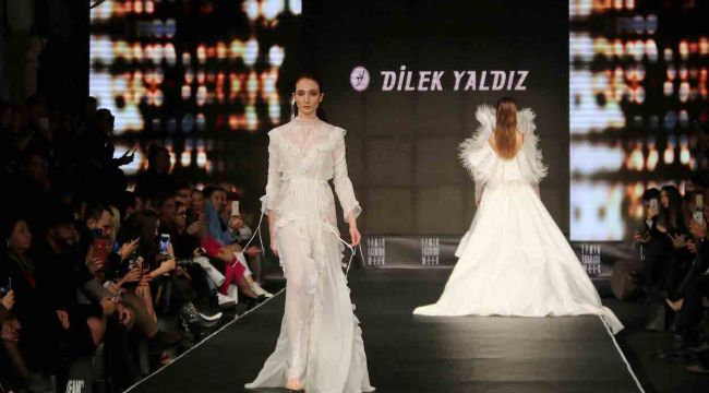 İzmir Fashion Week'te Moda Rüzgarı