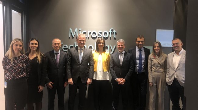 İZTO Heyetinden, Microsoft'a 'Proje' Ziyareti