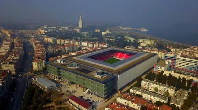 Göztepe Stadında İzmir Körfezi Manzarası