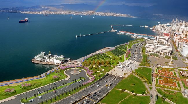 İzmir'in Alışveriş Hacmi Aylık 8 Milyar TL'yi Aştı
