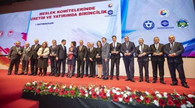 İzmir'de Başarılı Şirketler Ödüllendirildi