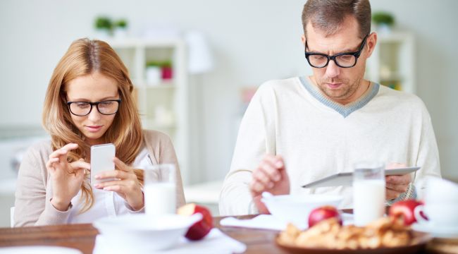 Sosyal Medya Bağımlılığı Aile İçi İletişimin Düşmanıdır