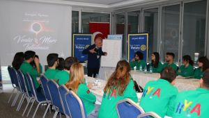 Rotary'den İçindeki Lideri Keşfet Eğitimi