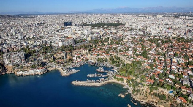 İzmir'de Fiyatların Köpürtülmesi Antalya'ya Yaradı