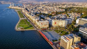 İzmir'deki AVM'ler Açılmamalı
