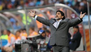 Maradona'nın Kariyeri, Aile Şirketlerine İlham Vermeli